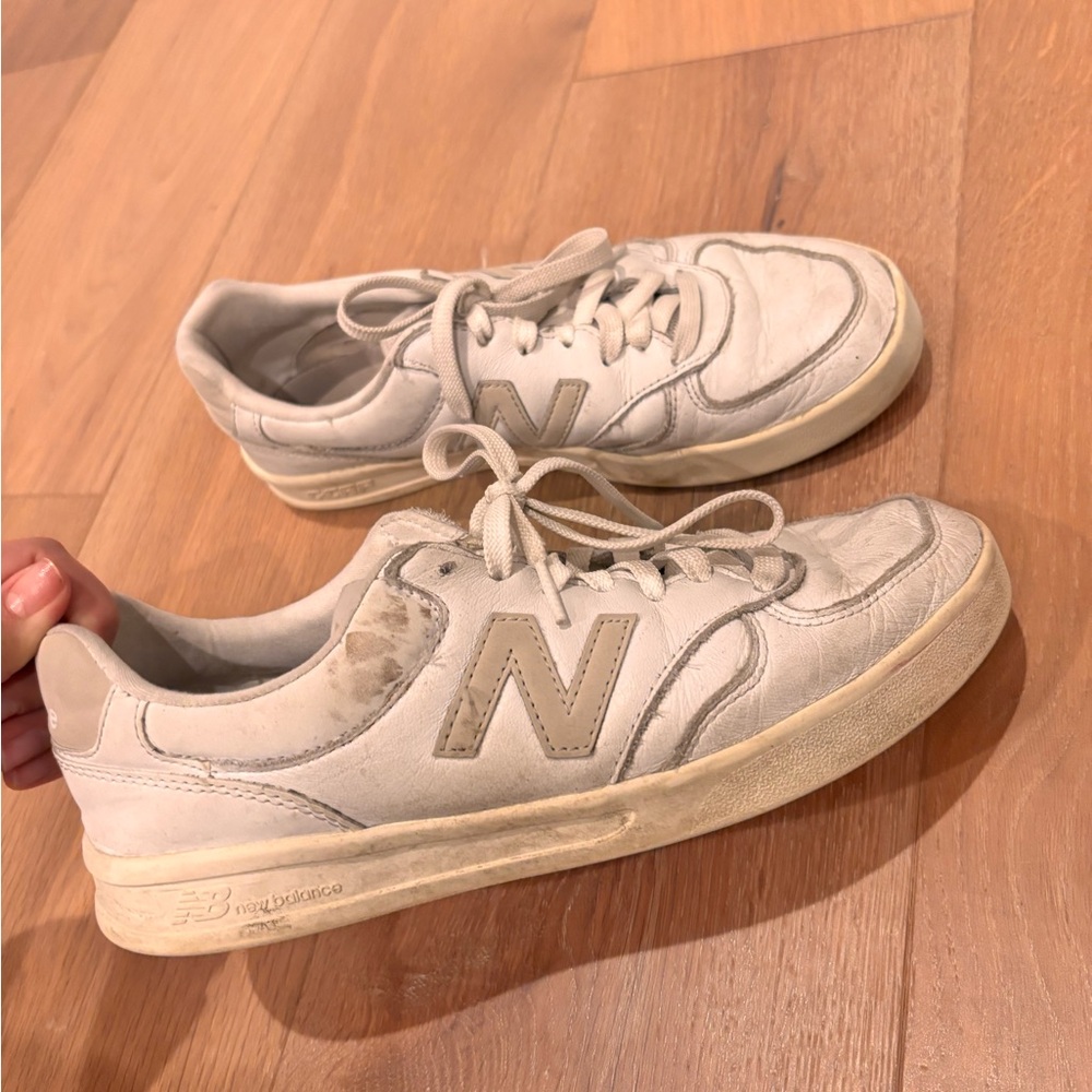 New balance tennis court shoes! Fairly used but reflected in the price!
